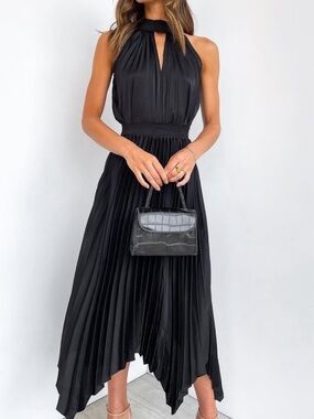 Petal and Pup | Dominique Black Pleated Halter Dress Size 6